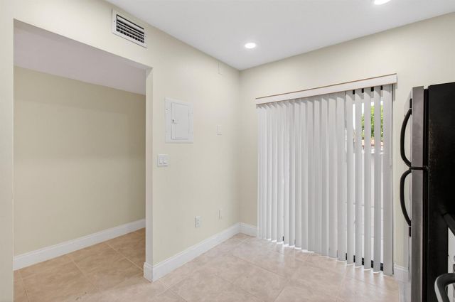 351 Club Circle 101, Boca Raton, FL 33487
