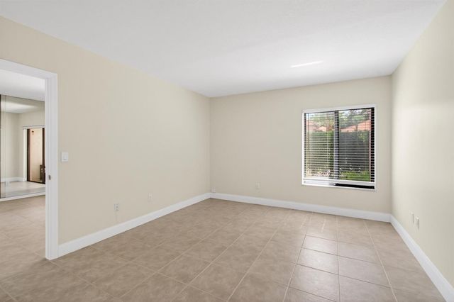 351 Club Circle 101, Boca Raton, FL 33487