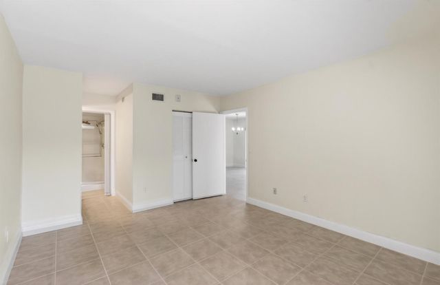 351 Club Circle 101, Boca Raton, FL 33487