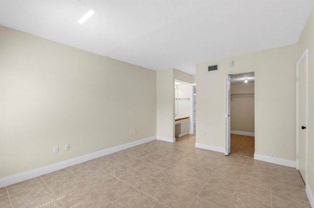 351 Club Circle 101, Boca Raton, FL 33487