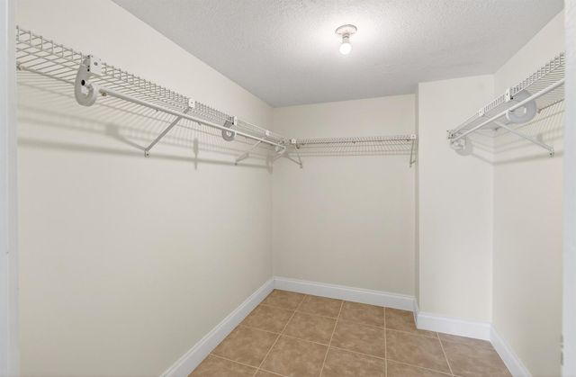 351 Club Circle 101, Boca Raton, FL 33487