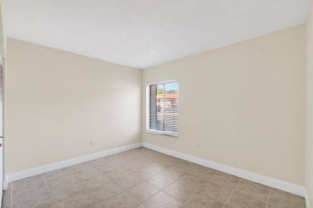 351 Club Circle 101, Boca Raton, FL 33487