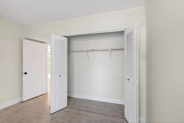 351 Club Circle 101, Boca Raton, FL 33487
