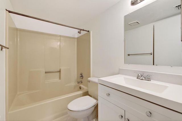 351 Club Circle 101, Boca Raton, FL 33487