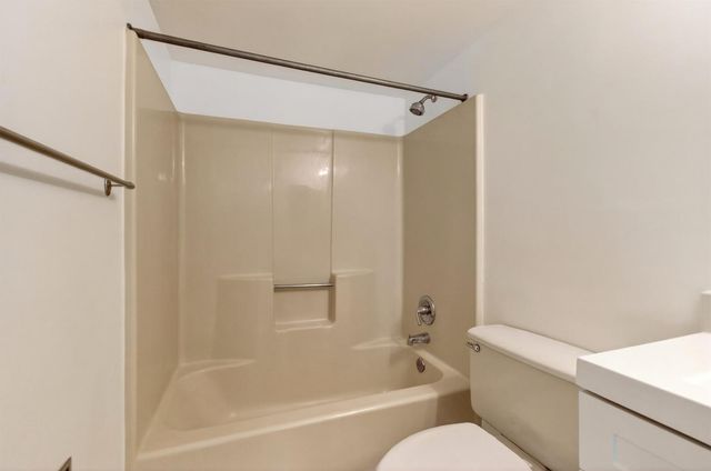351 Club Circle 101, Boca Raton, FL 33487
