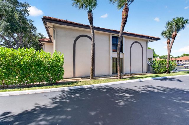 351 Club Circle 101, Boca Raton, FL 33487