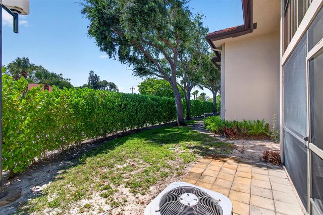 351 Club Circle 101, Boca Raton, FL 33487