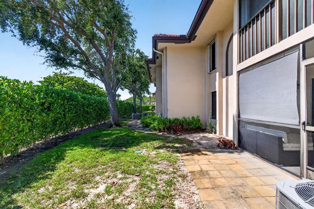 351 Club Circle 101, Boca Raton, FL 33487