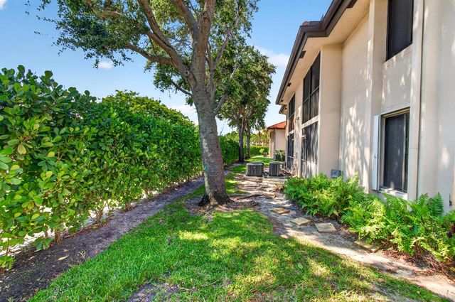 351 Club Circle 101, Boca Raton, FL 33487