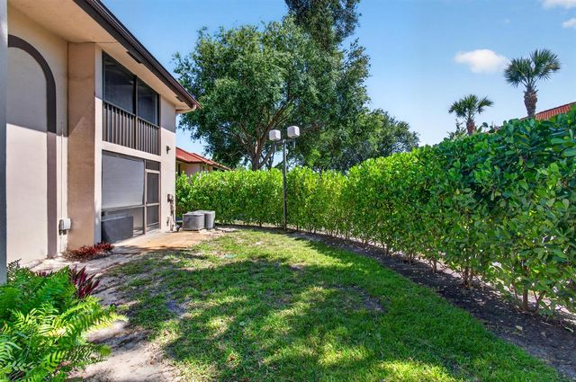 351 Club Circle 101, Boca Raton, FL 33487