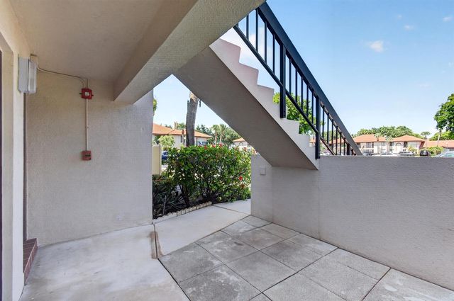 351 Club Circle 101, Boca Raton, FL 33487
