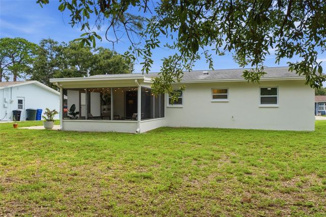 2048 JEFFERSON AVENUE, Dunedin, FL 34698