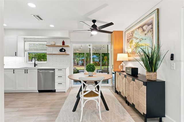 2048 JEFFERSON AVENUE, Dunedin, FL 34698