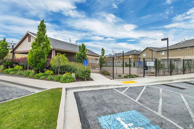 6929 S VILLAGE HAVEN DR, Midvale, UT 84047