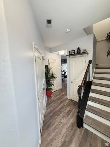 6929 S VILLAGE HAVEN DR, Midvale, UT 84047