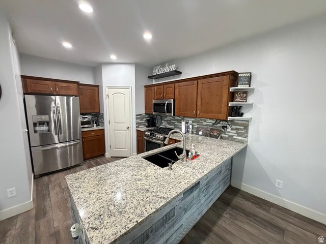 6929 S VILLAGE HAVEN DR, Midvale, UT 84047