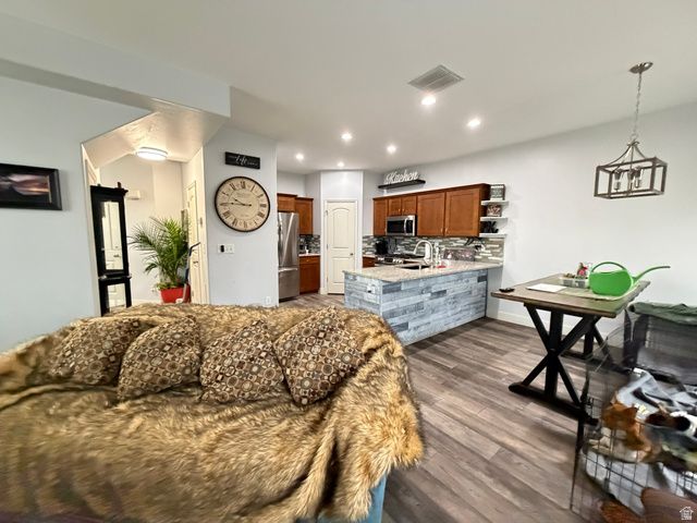 6929 S VILLAGE HAVEN DR, Midvale, UT 84047