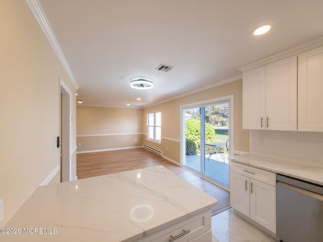 732C Ralston Plaza, Monroe, NJ 08831
