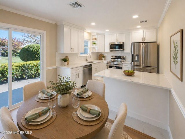 732C Ralston Plaza, Monroe, NJ 08831