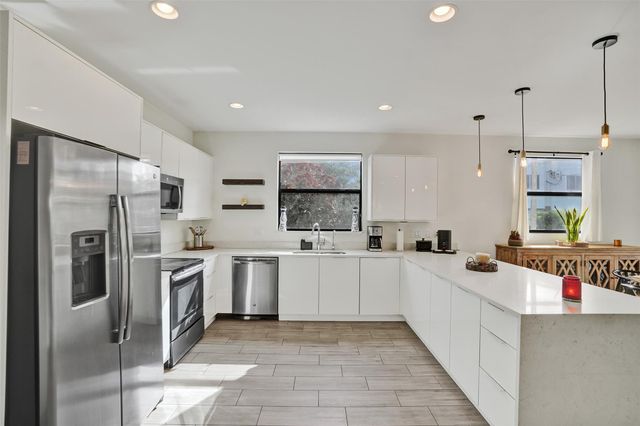 233 NE 11th St 233, Fort Lauderdale, FL 33304