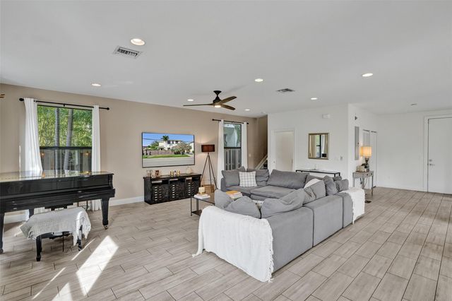 233 NE 11th St 233, Fort Lauderdale, FL 33304