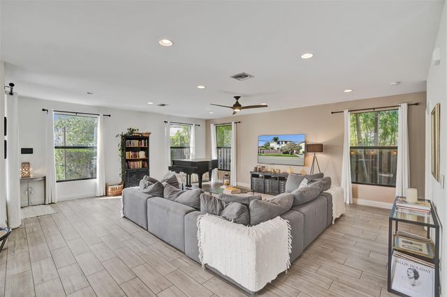 233 NE 11th St 233, Fort Lauderdale, FL 33304