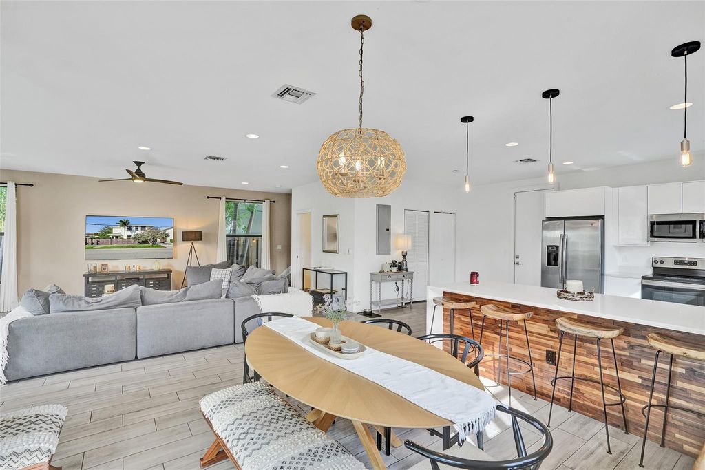 233 NE 11th St 233, Fort Lauderdale, FL 33304