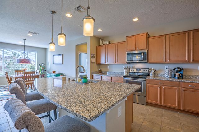 2331 Komatke Trail NW, Albuquerque, NM 87120