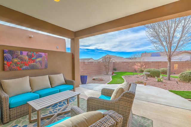 2331 Komatke Trail NW, Albuquerque, NM 87120