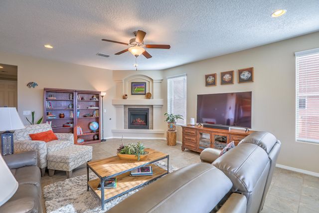 2331 Komatke Trail NW, Albuquerque, NM 87120