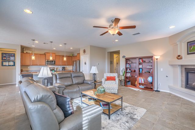 2331 Komatke Trail NW, Albuquerque, NM 87120