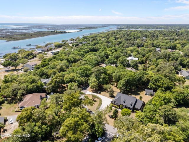 225 Shearwater Drive, Hampstead, NC 28443