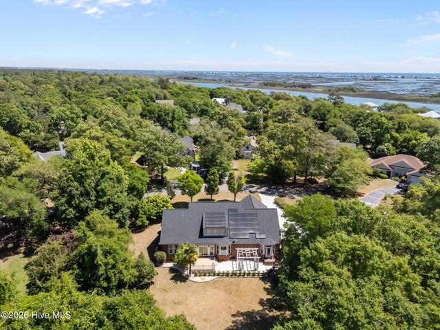 225 Shearwater Drive, Hampstead, NC 28443