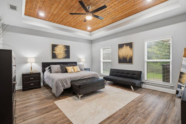 595 Nellwood Dr., Hattiesburg, MS 39402