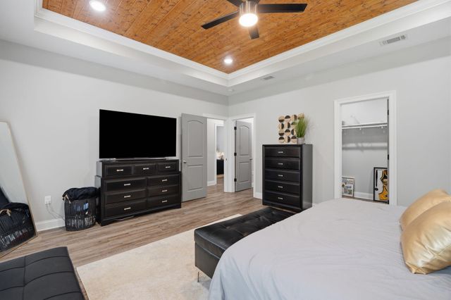 595 Nellwood Dr., Hattiesburg, MS 39402