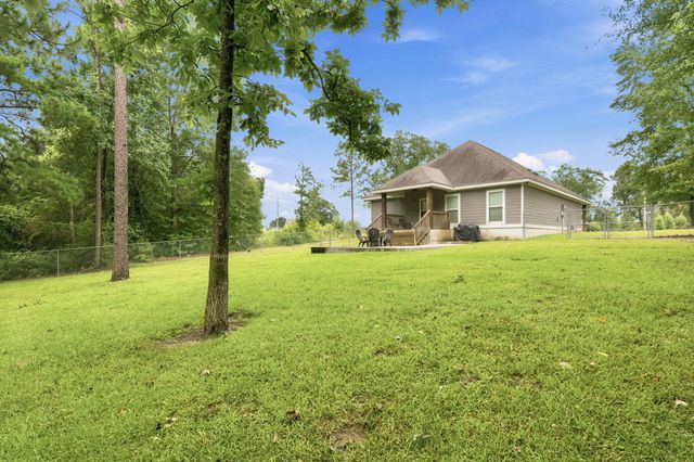 595 Nellwood Dr., Hattiesburg, MS 39402