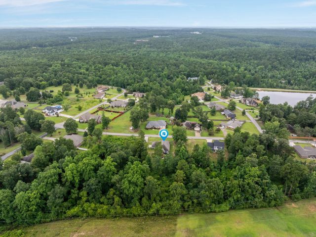 595 Nellwood Dr., Hattiesburg, MS 39402