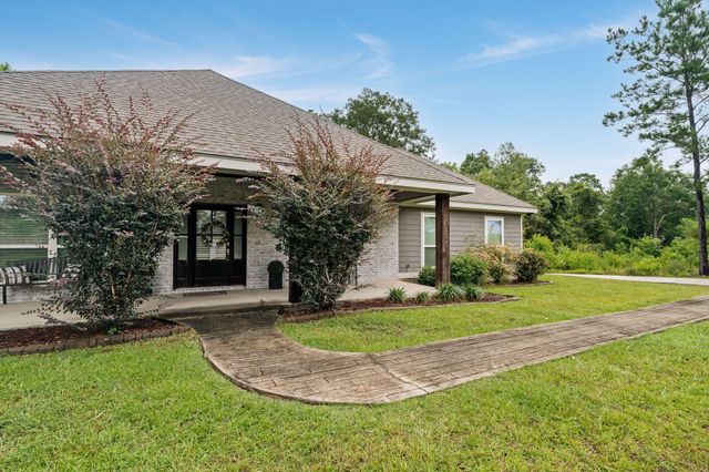 595 Nellwood Dr., Hattiesburg, MS 39402