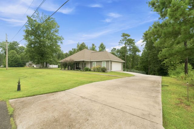 595 Nellwood Dr., Hattiesburg, MS 39402