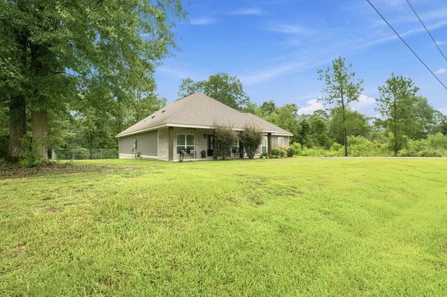 595 Nellwood Dr., Hattiesburg, MS 39402