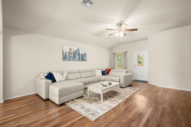 5526 Perdita DR, Belton, TX 76513