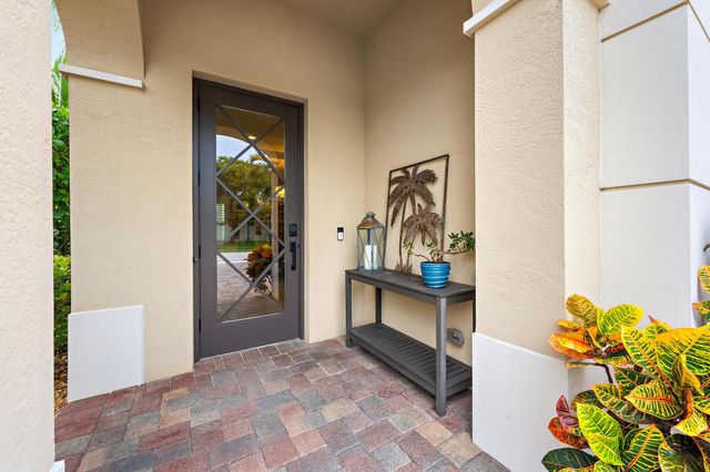 148 Behring Way, Jupiter, FL 33458