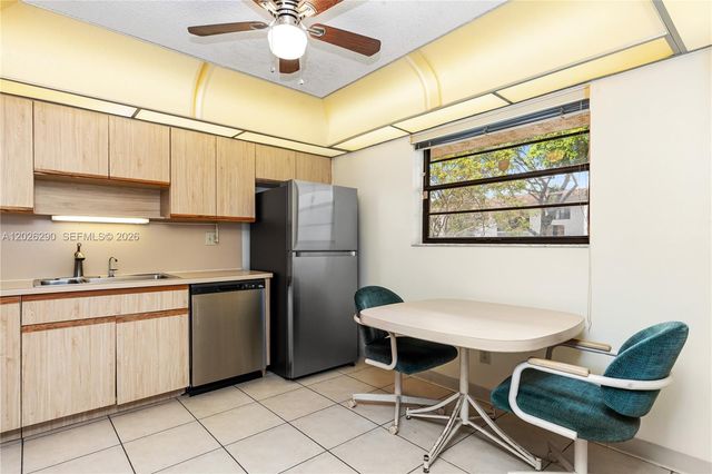 4950 E Sabal Palm Blvd 106, Tamarac, FL 33319