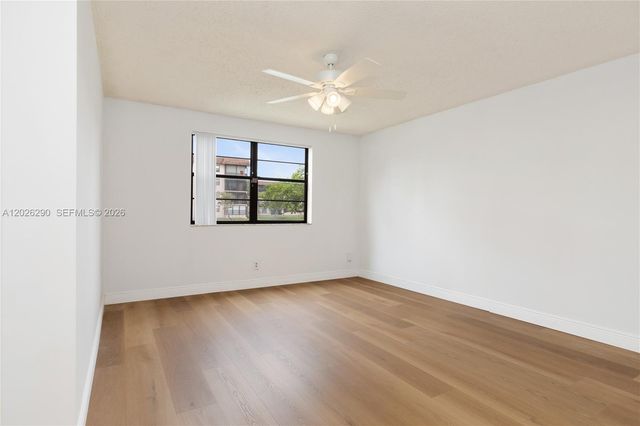 4950 E Sabal Palm Blvd 106, Tamarac, FL 33319