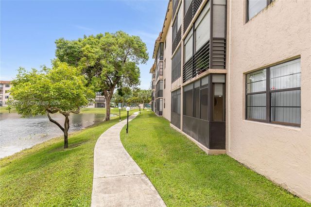 4950 E Sabal Palm Blvd 106, Tamarac, FL 33319