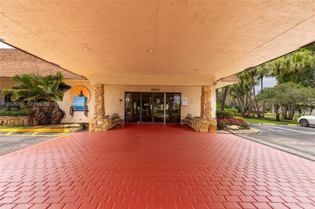 4950 E Sabal Palm Blvd 106, Tamarac, FL 33319