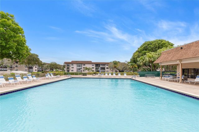 4950 E Sabal Palm Blvd 106, Tamarac, FL 33319