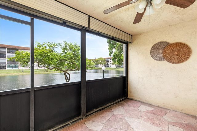 4950 E Sabal Palm Blvd 106, Tamarac, FL 33319