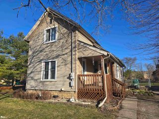 402 W Perry Street, Durand, MI 48429