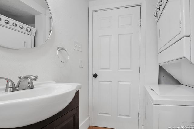 618 Atlanta St Apt 2, San Antonio, TX 78212